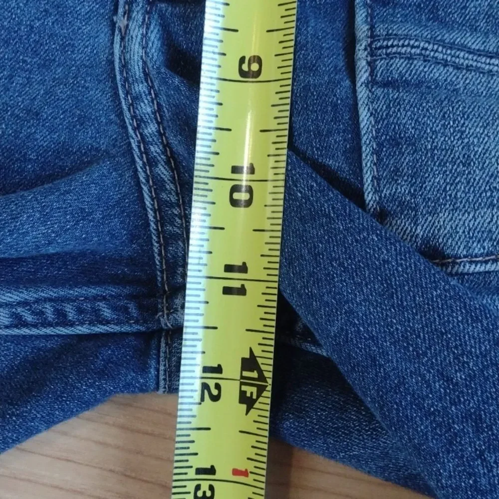 Hollister Ultra Rise Mom Jeans Vintage Stretch Raw Hem Medium Wash Size 5R
